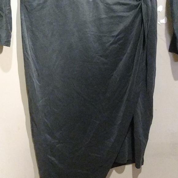 Tulip cinched dress - Picture 2 of 2